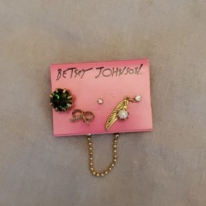 Betsey Johnson earring set